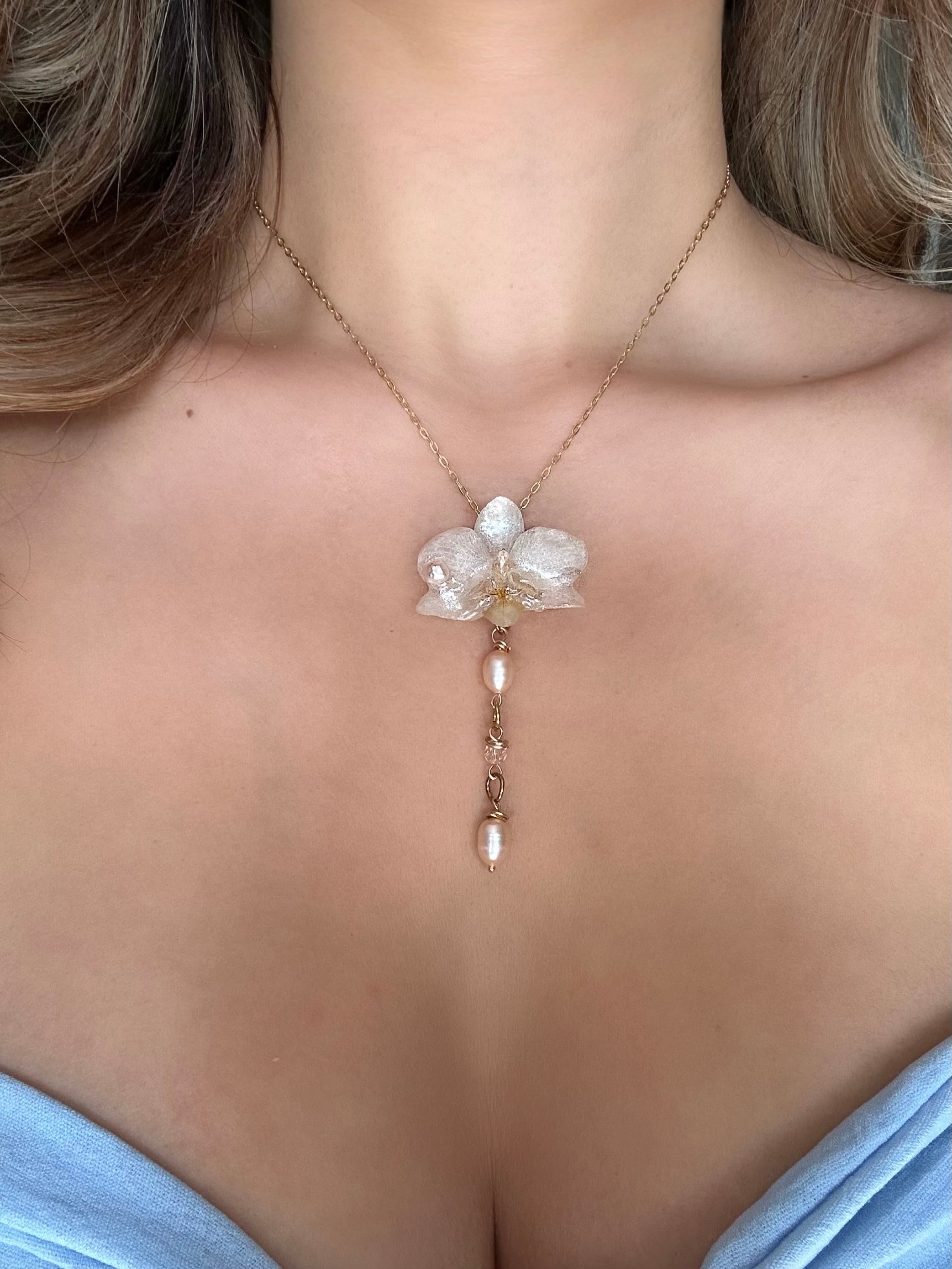 ORELIA ORCHID NECKLACE - 18K GOLD VERMEIL