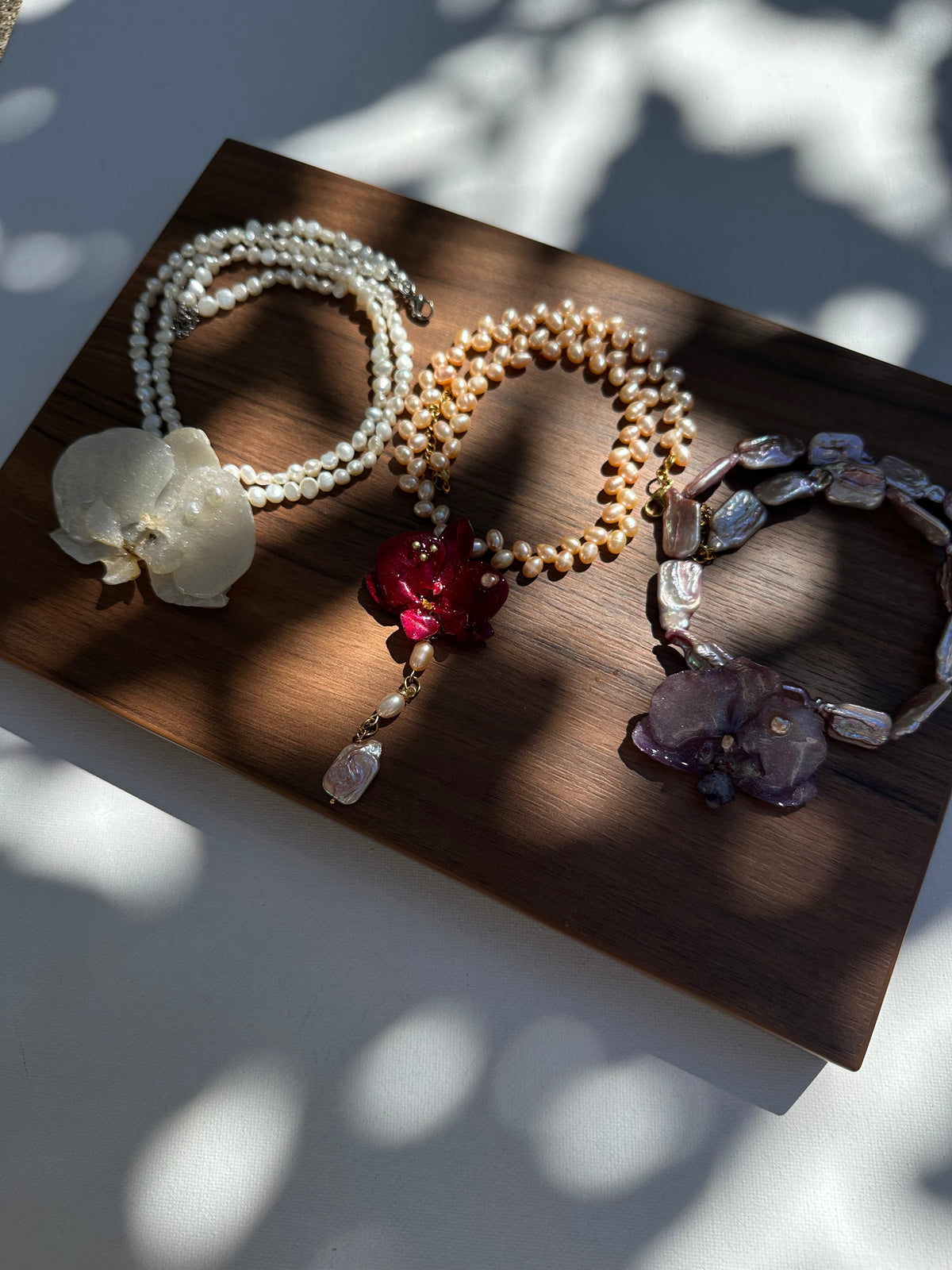 LUCIA ORCHID NECKLACE - FRESH WATER PEARLS