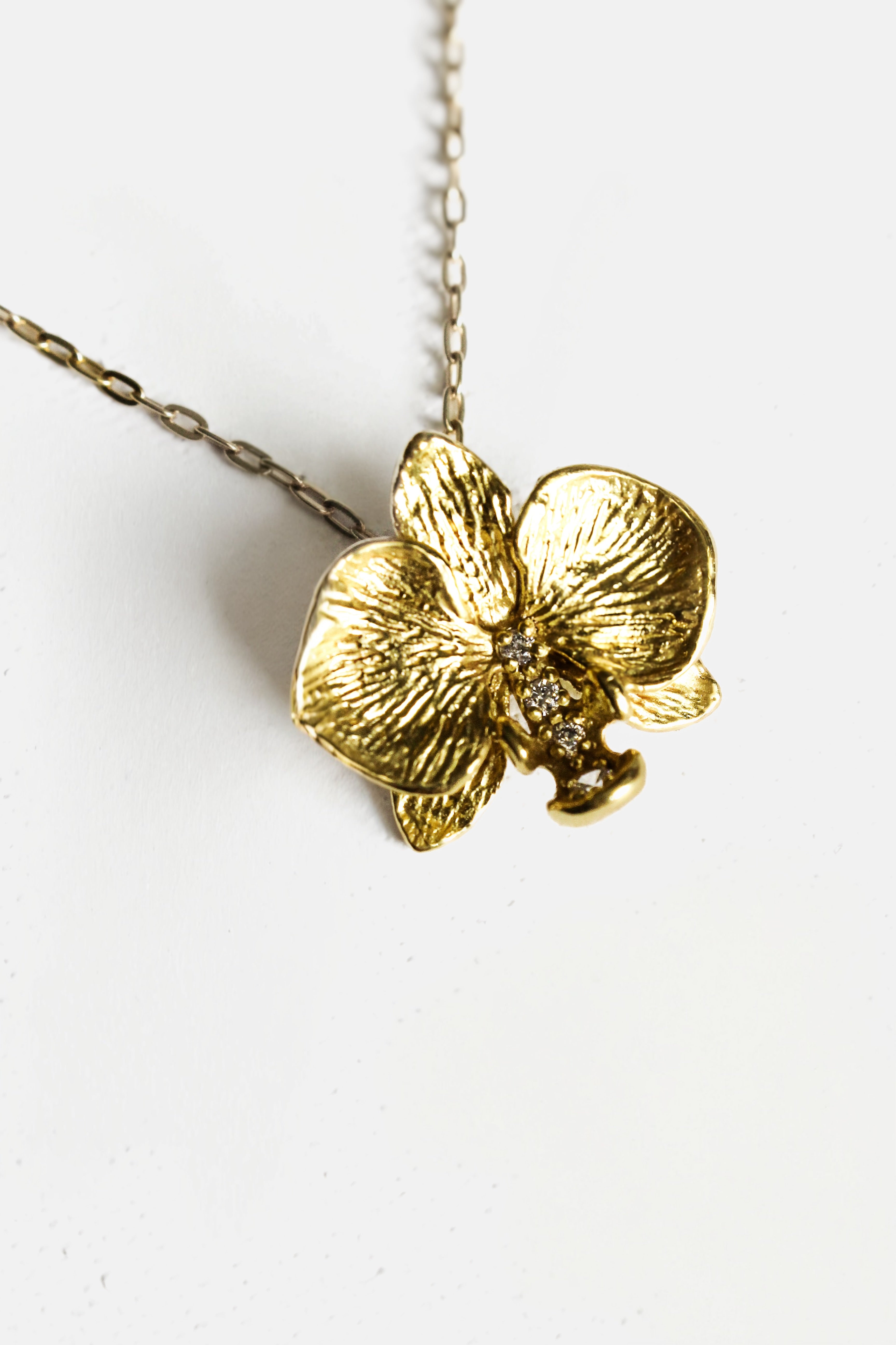 ORCHID BLOOM NECKLACE - 18k GOLD VERMEIL