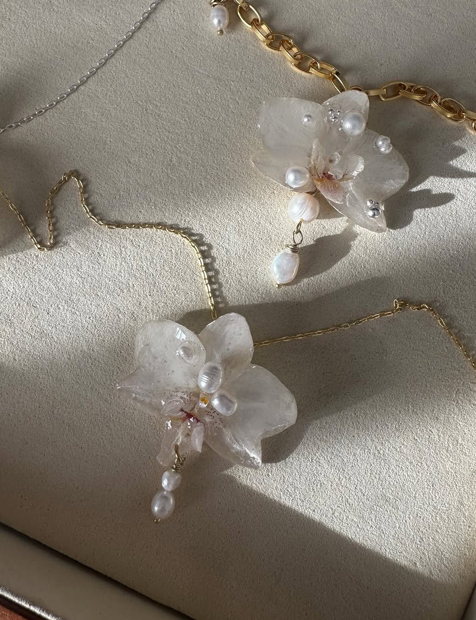 ALENA ORCHID NECKLACE - 18k GOLD VERMEIL (RESTOCK)