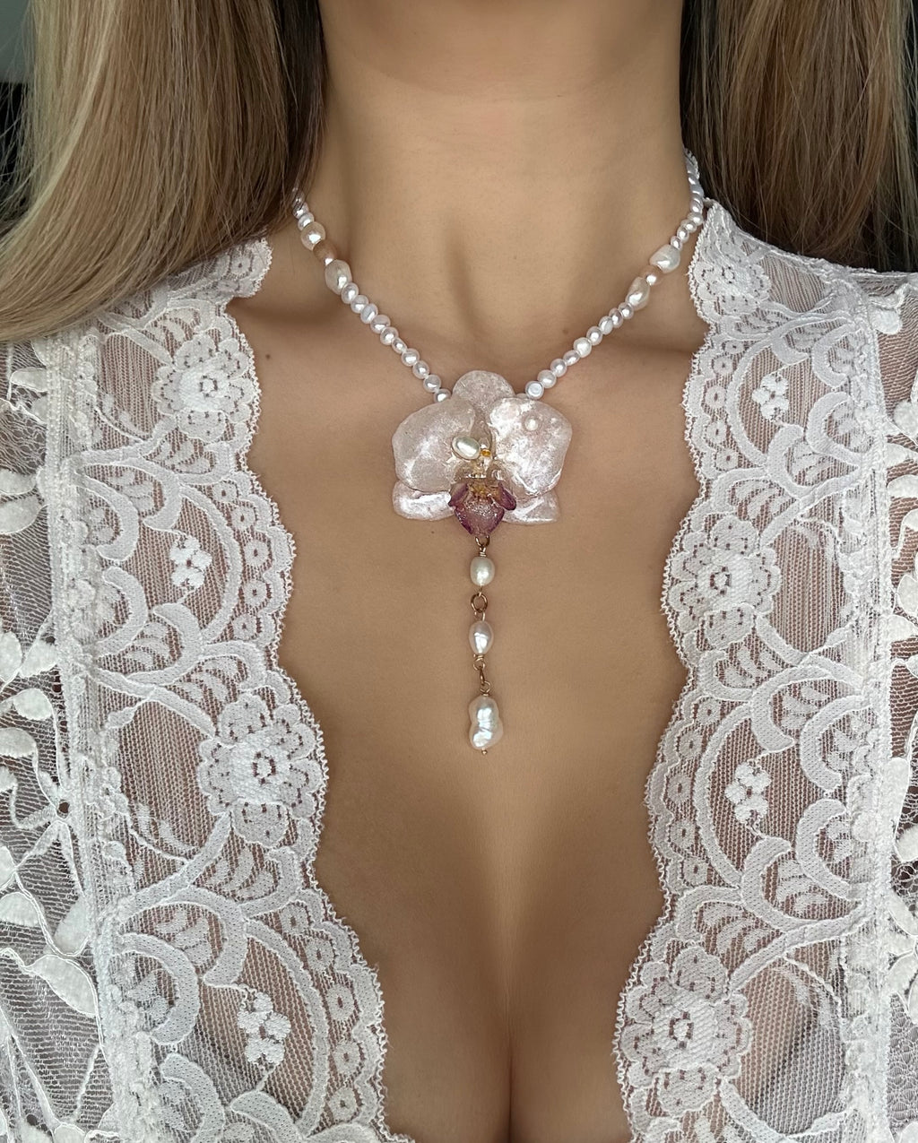ELINA ORCHID NECKLACE - FRESH WATER PEARLS