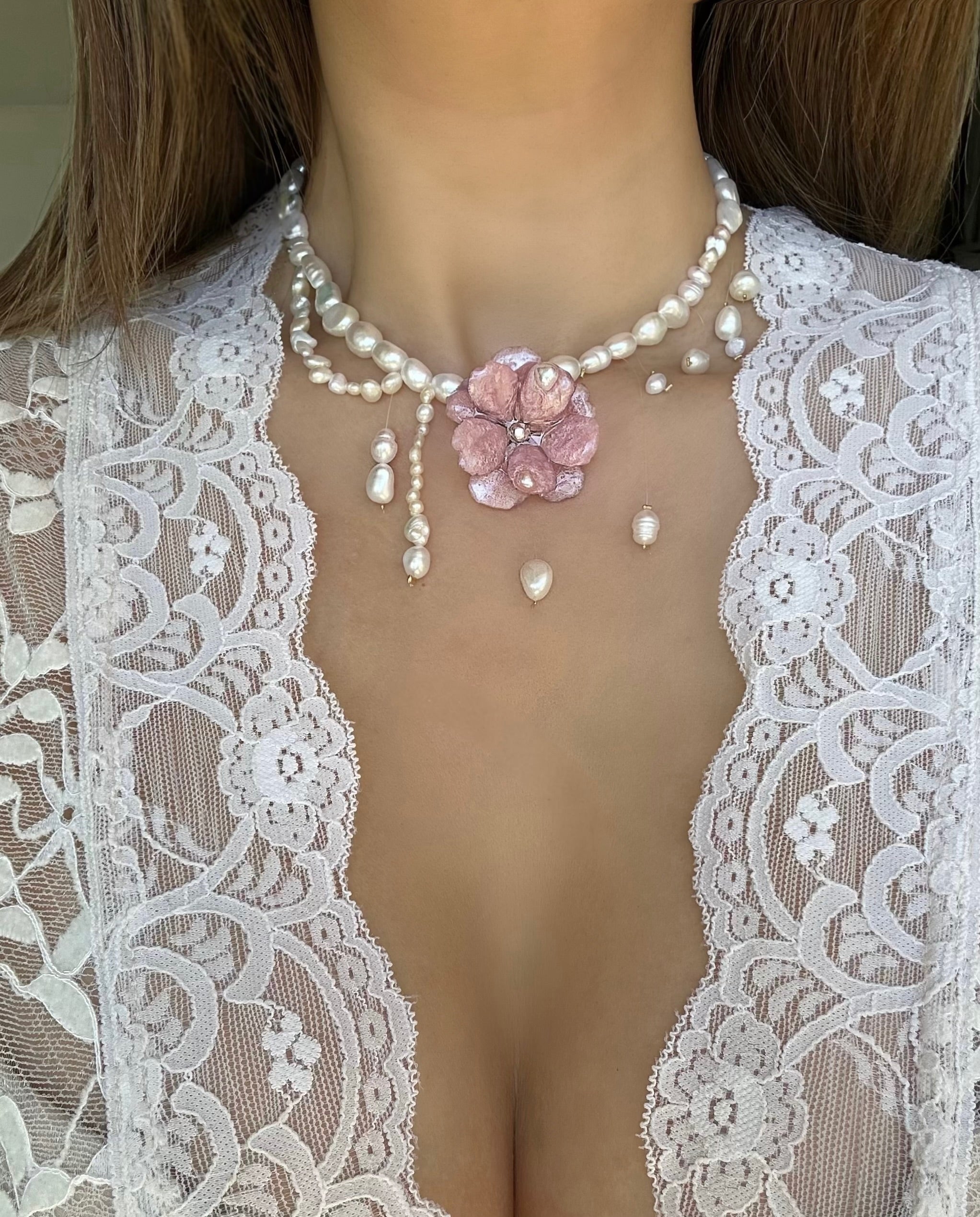 FLEUR ROSÉE NECKLACE - FRESH WATER PEARLS