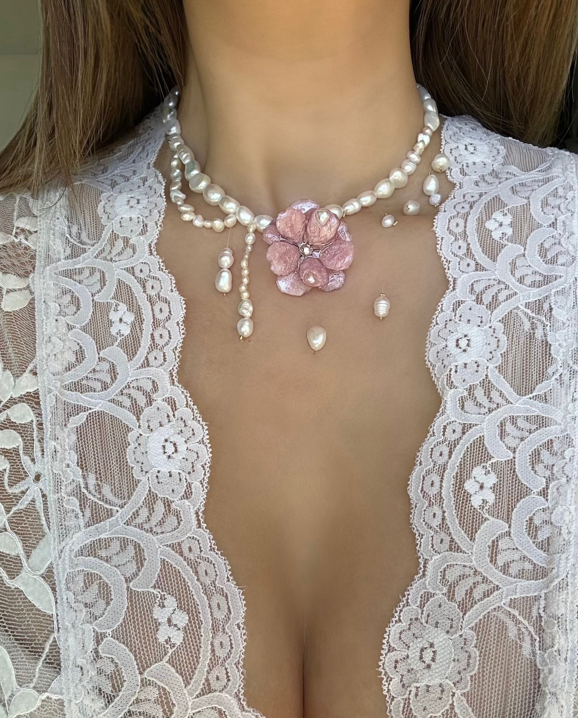 FLEUR ROSÉE NECKLACE - FRESHWATER PEARLS