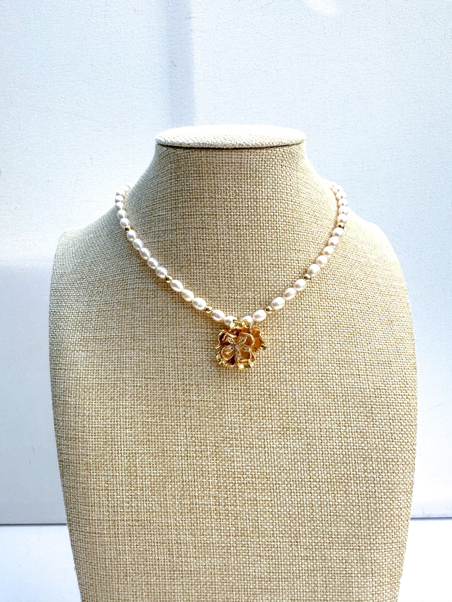 ROSALIA PEARL NECKLACE GOLD (own design)