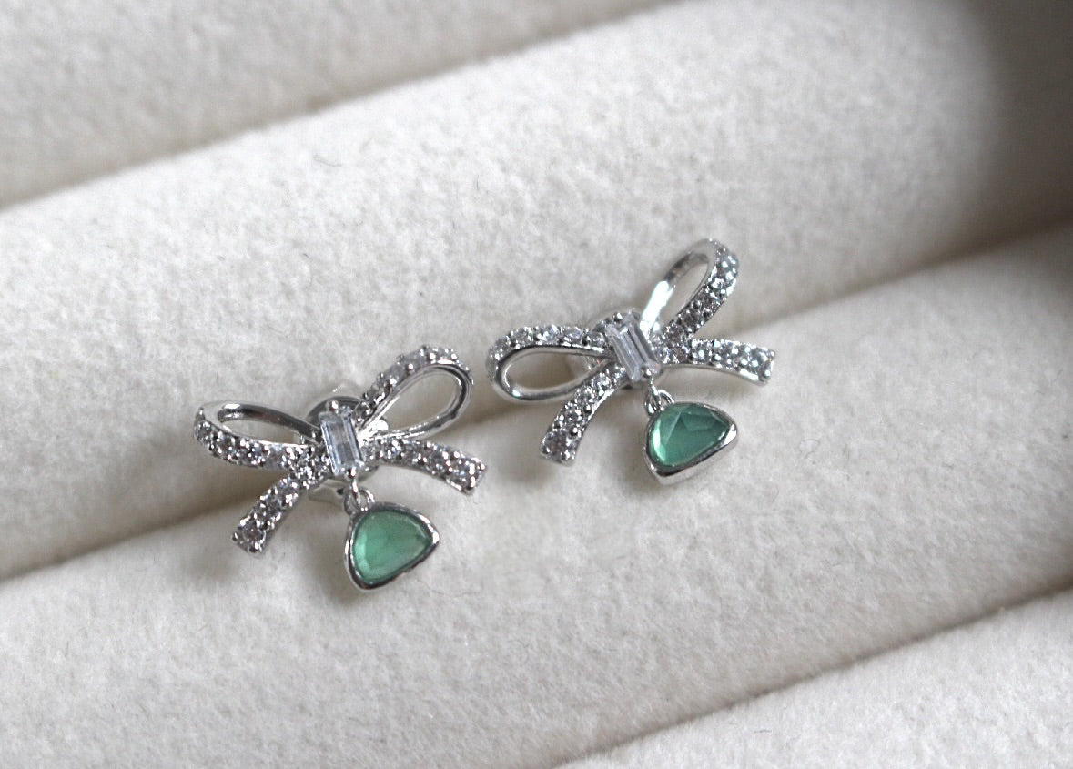 RIBBON GREEN CHALCEDONY EARRINGS - 925 STERLING SILVER