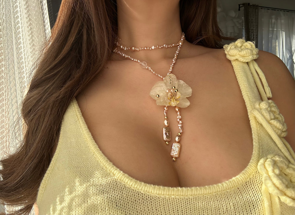 ROSÉ MUSE ORCHID LARIAT – FRESH WATER PEARLS