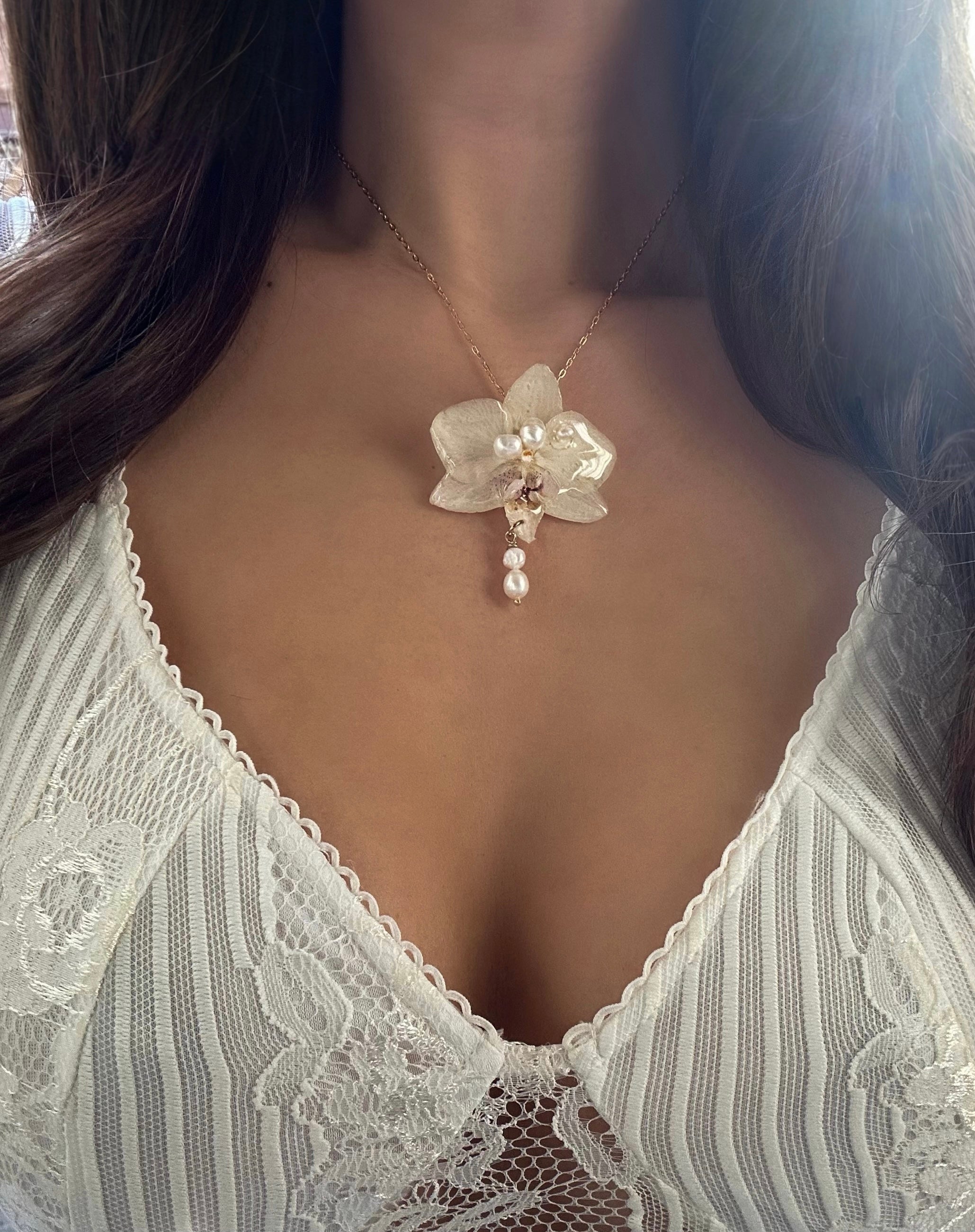 ALENA ORCHID NECKLACE - 18k GOLD VERMEIL