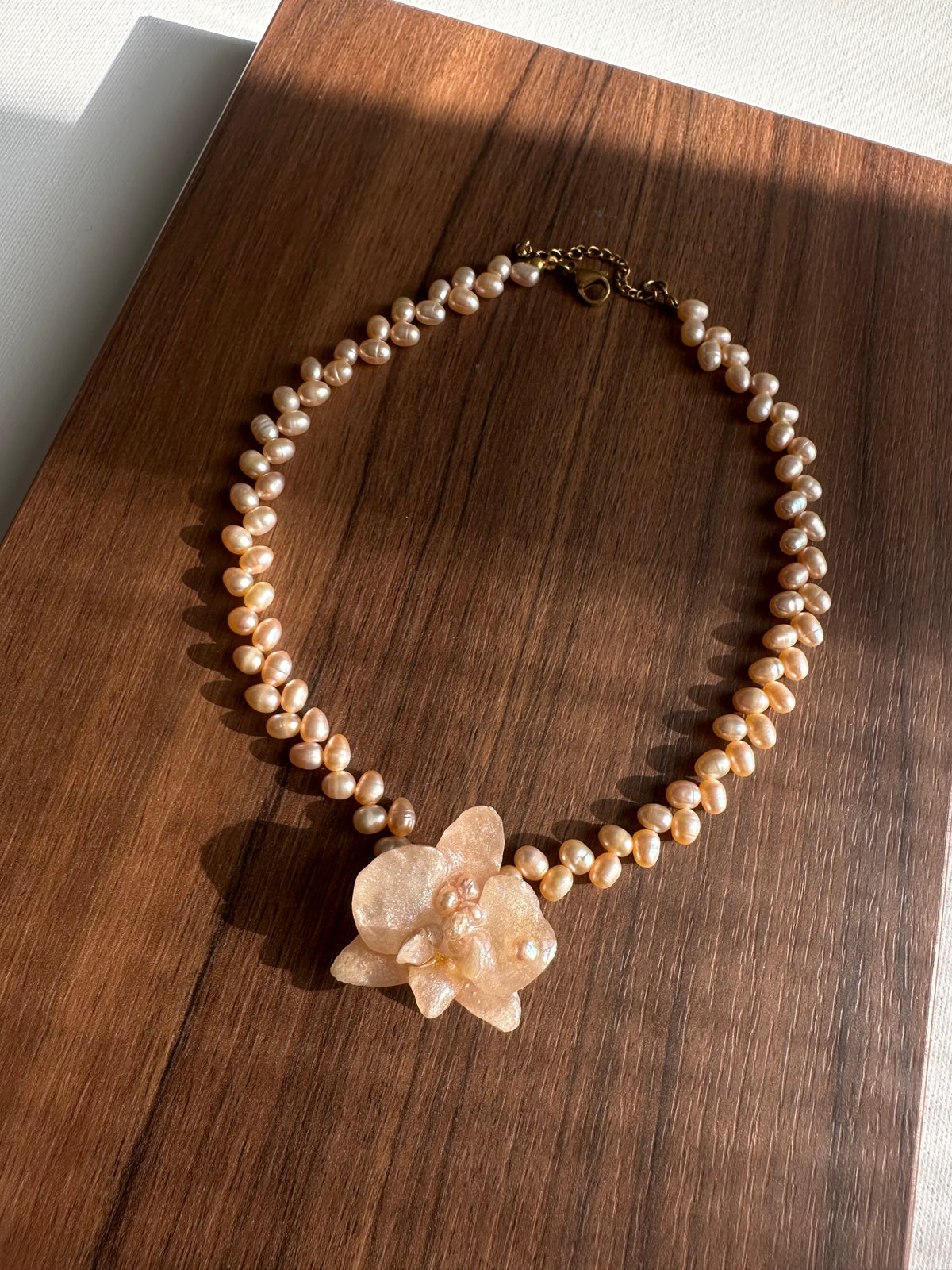 ROSALIE ORCHID NECKLACE - FRESH WATER PEARLS