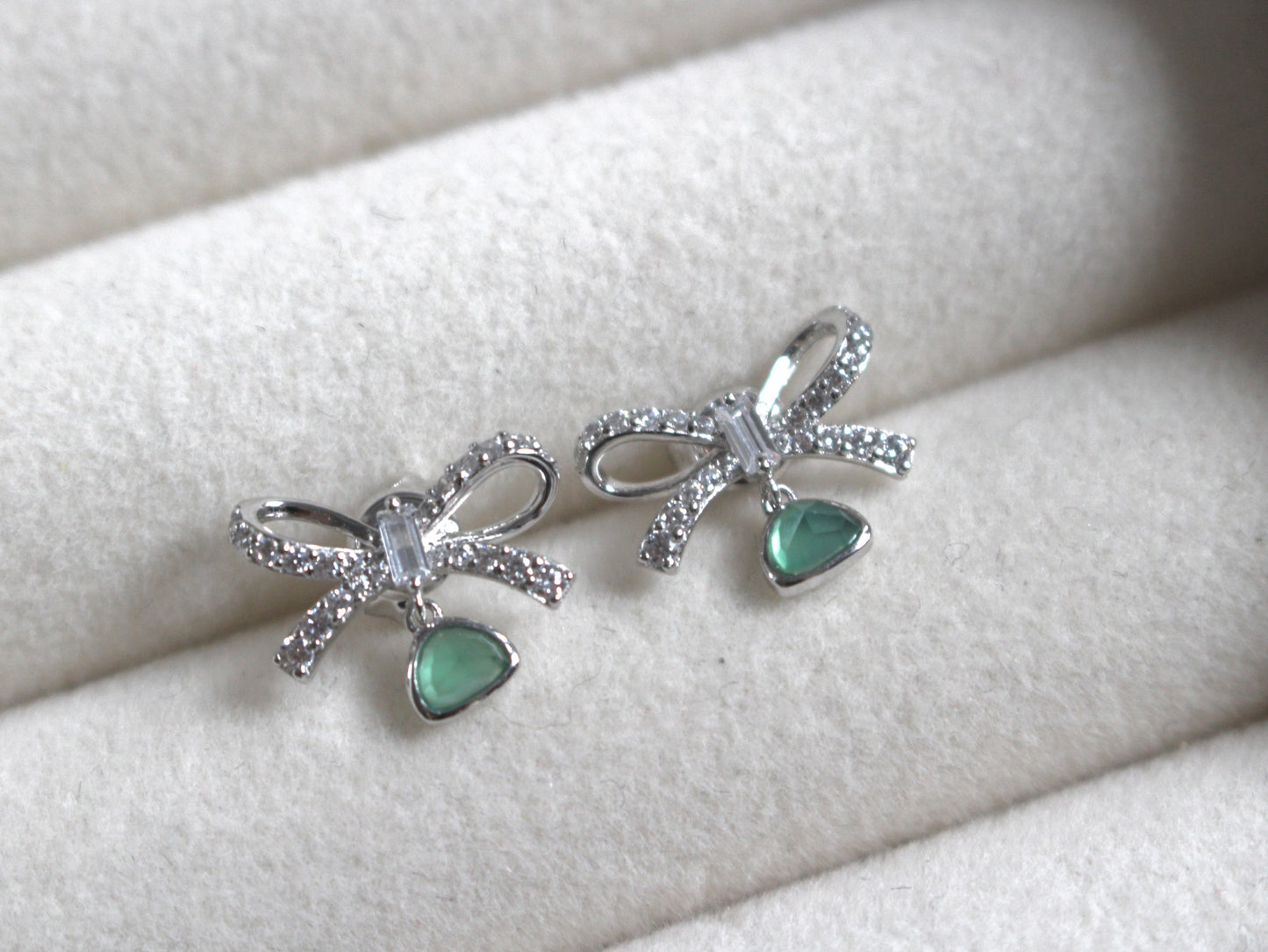 RIBBON GREEN CHALCEDONY EARRINGS SILVER