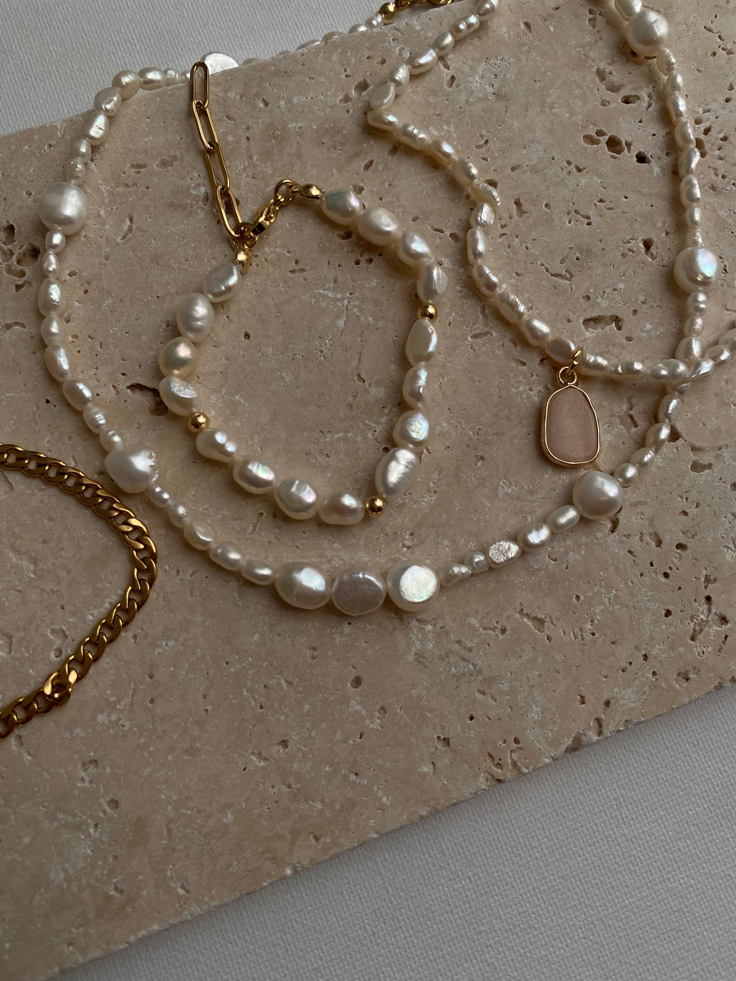 AMALIE PEARL NECKLACE